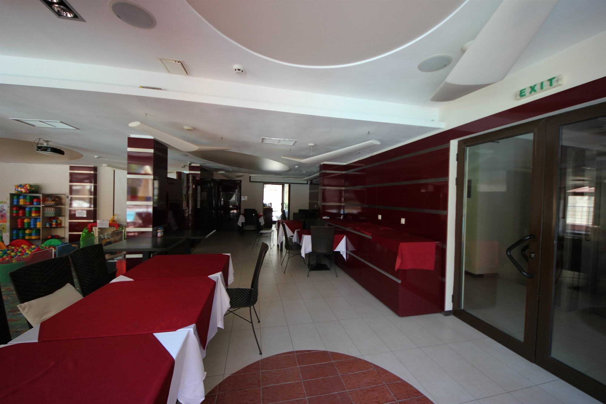 Menada Tarsis Apartments Sunny Beach Exterior photo